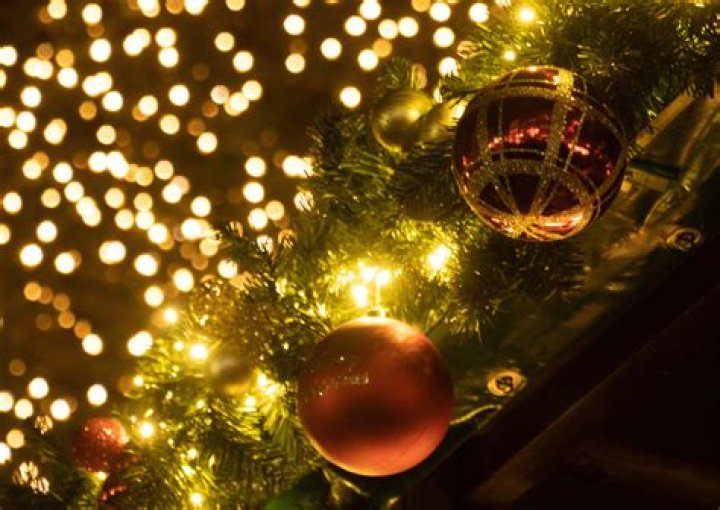How much do lights add to electric bill?